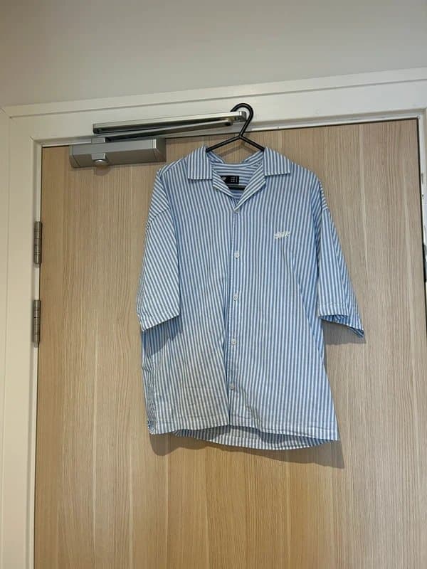Bershka Bershka blue shirt