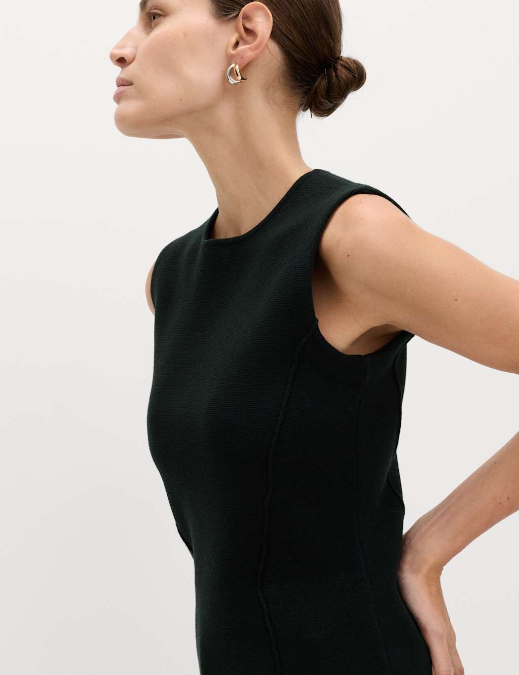 Marks & Spencer M&S Textured Waisted Slim Fit Knitted Vest Black - 2