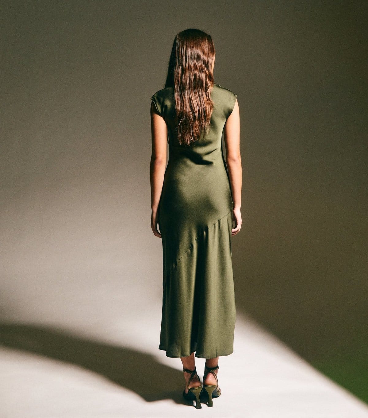 New Look Women's Light Khaki Satin Cowl Neck Midi Dress New Look - 4