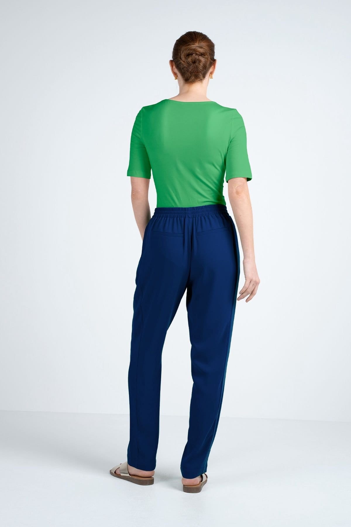 Kettlewell Kettlewell Women's Pintuck Front Slim Tapered Trousers in Royal - 4