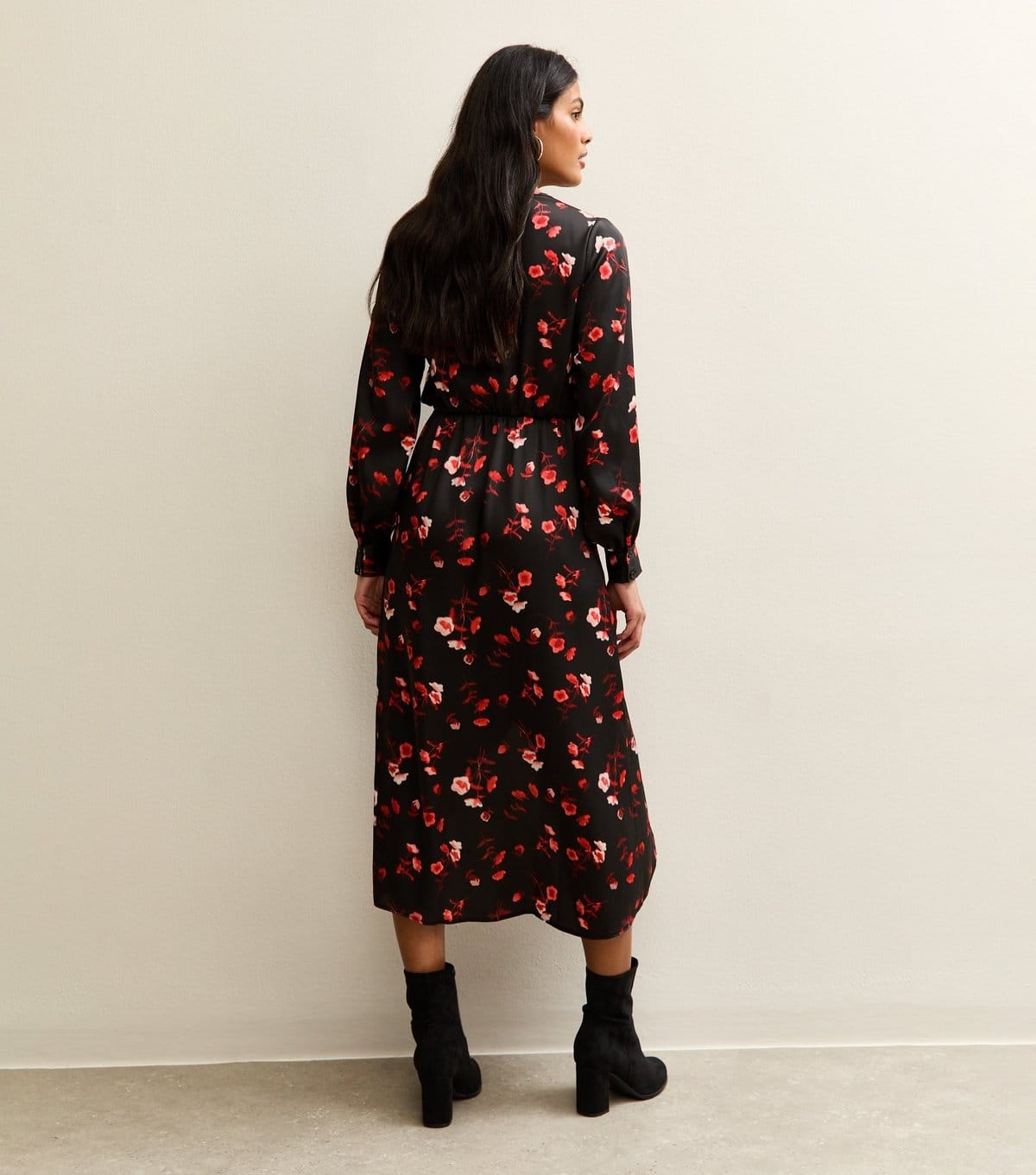 New Look Women's Black Floral Satin Wrap Midi Dress New Look - 4
