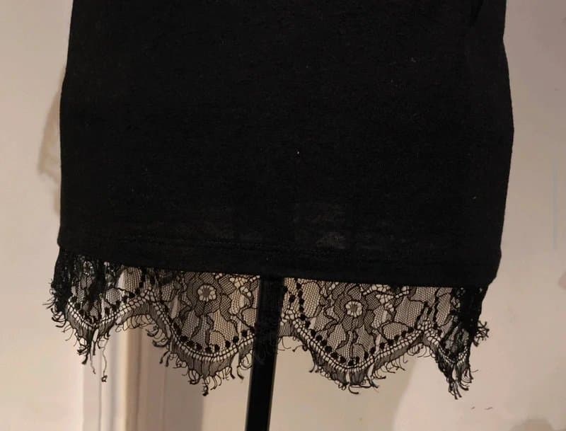Topshop Black Lace Trim Cap Sleeve Top/T-shirt (Size UK 12 / EUR 40 / US 8)