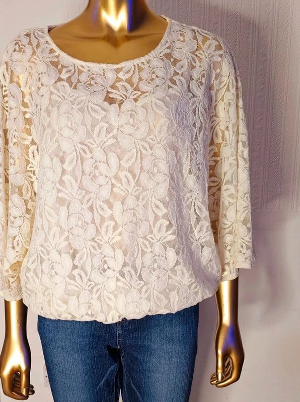 Gharani Strok 🌸Beautiful lace cream mesh blouse size L Gharani Stok - 1