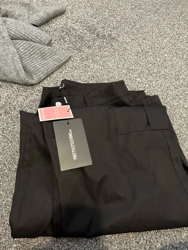 PLT Black plt cargos - 1