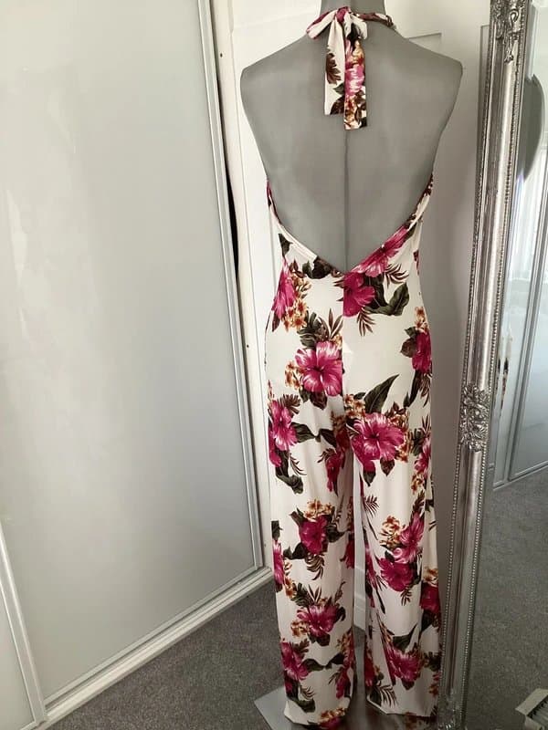 ASOS Asos halter neck plunge front backless jumpsuit suit size 6