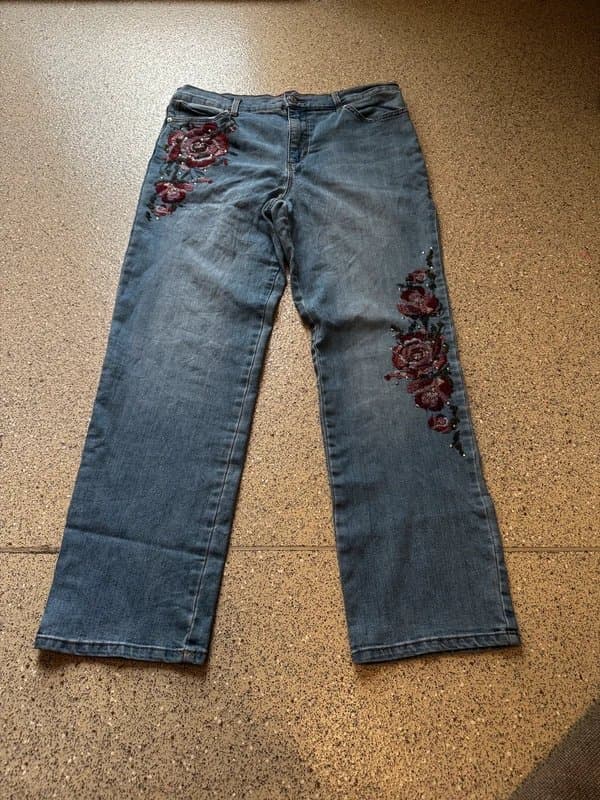Vintage Dressing Vintage Y2K Blue Embroidered Sequin Jeans – UK Size 10