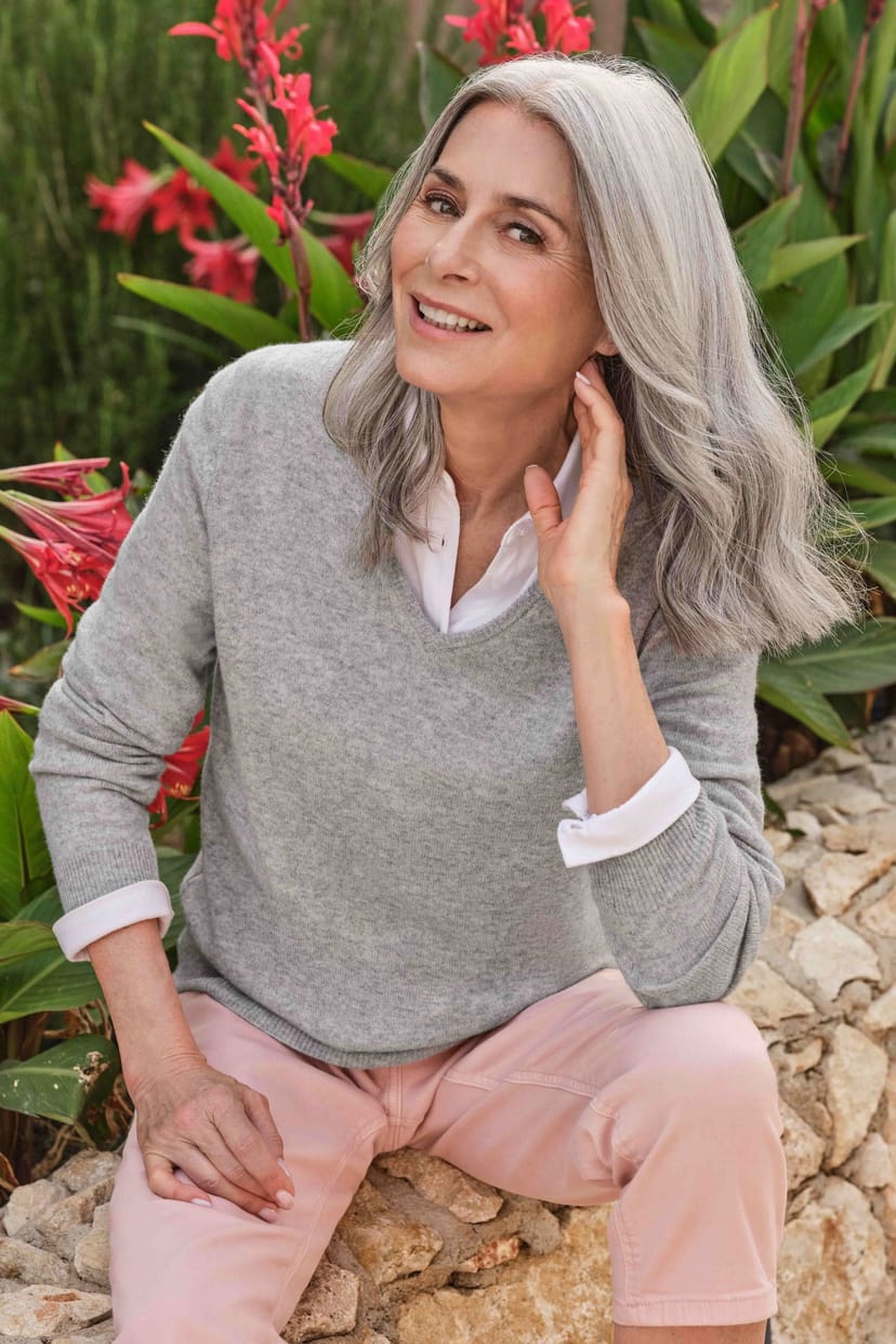 WoolOvers WoolOvers Women's Cashmere & Merino V Neck Jumper Womens in Light Grey - 1