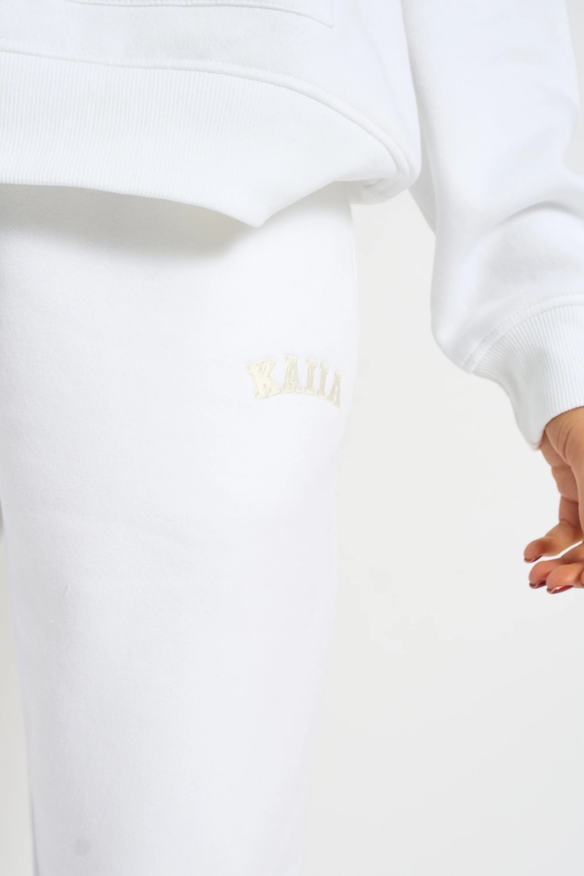 Kaiia Kaiia Logo Cuffed Joggers Cream - 4