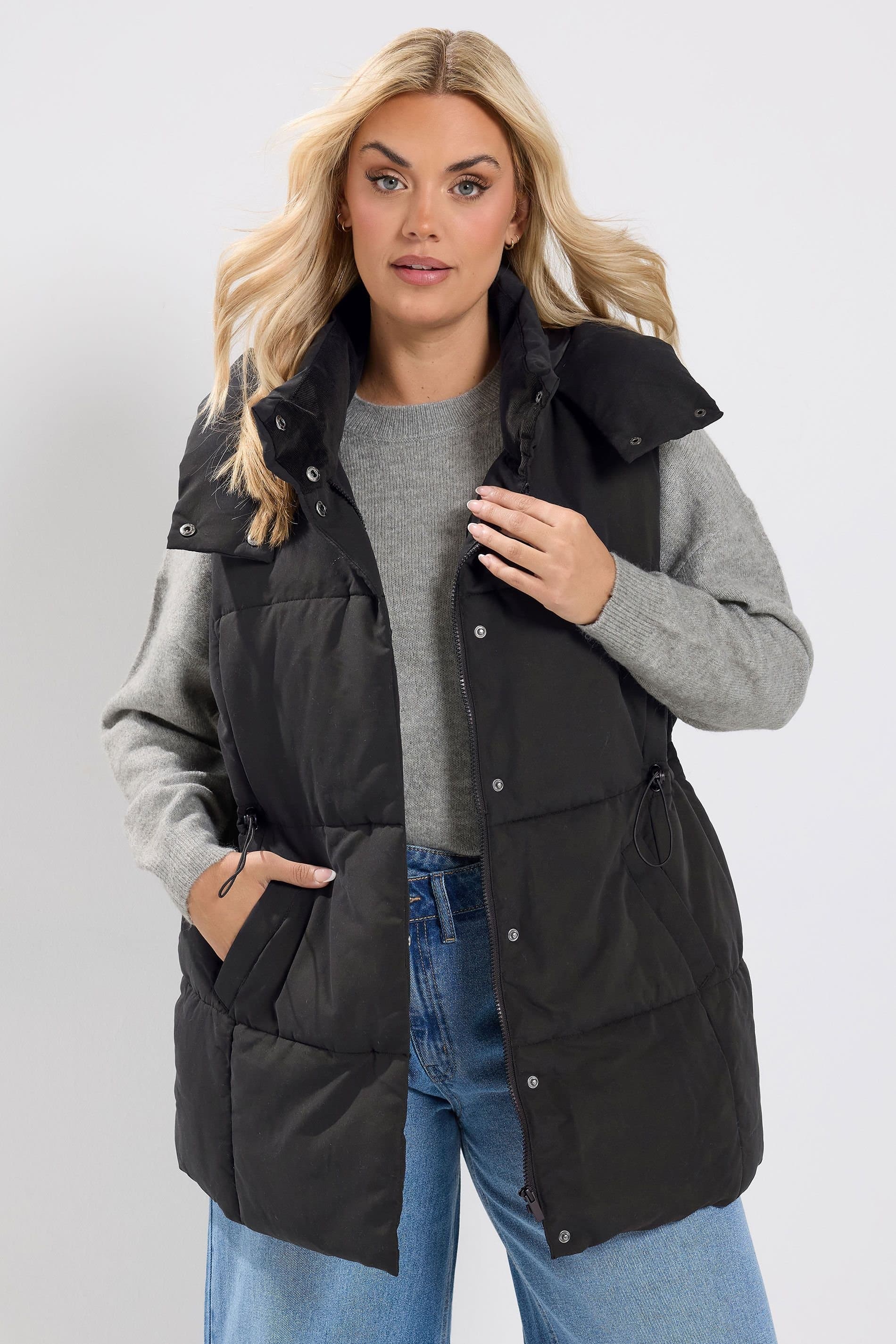 Yours Yours Women's Short Padded Gilet in Black
