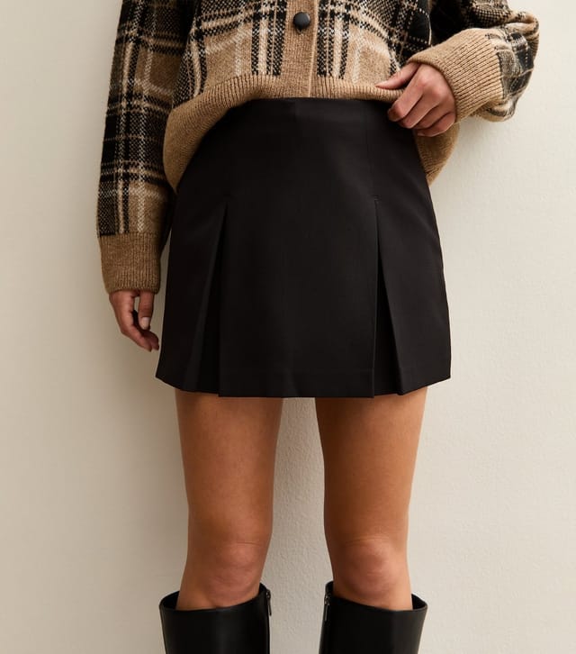 New Look Women's Black Woven Pleated Skort New Look - 3