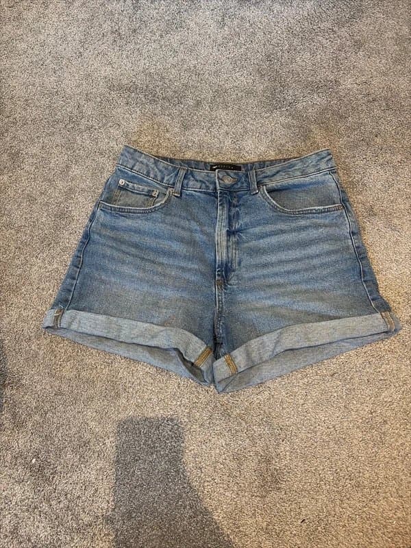 ASOS Design ASOS blue denim shorts - Size 10