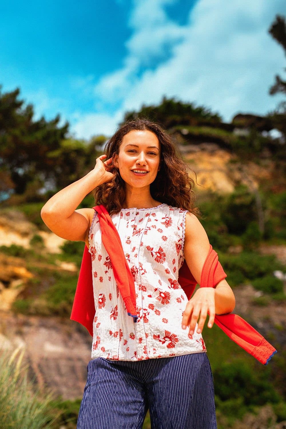 Brakeburn Brakeburn Women's Fan Floral Sleeveless Blouse in Cream