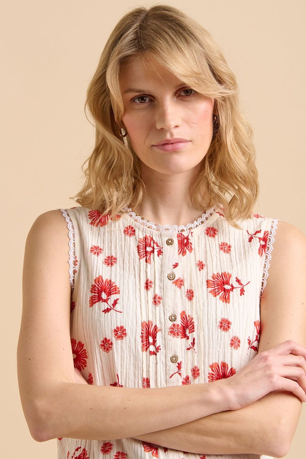 Brakeburn Brakeburn Women's Fan Floral Sleeveless Blouse in Cream - 4