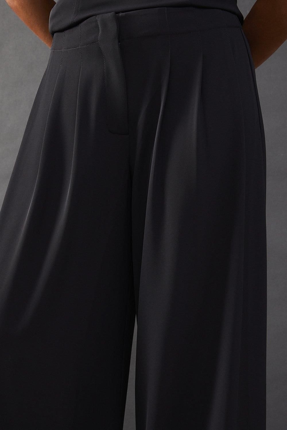Warehouse Warehouse Women's Drape Pleat Detail Wide Leg Trouser in Charcoal - 4