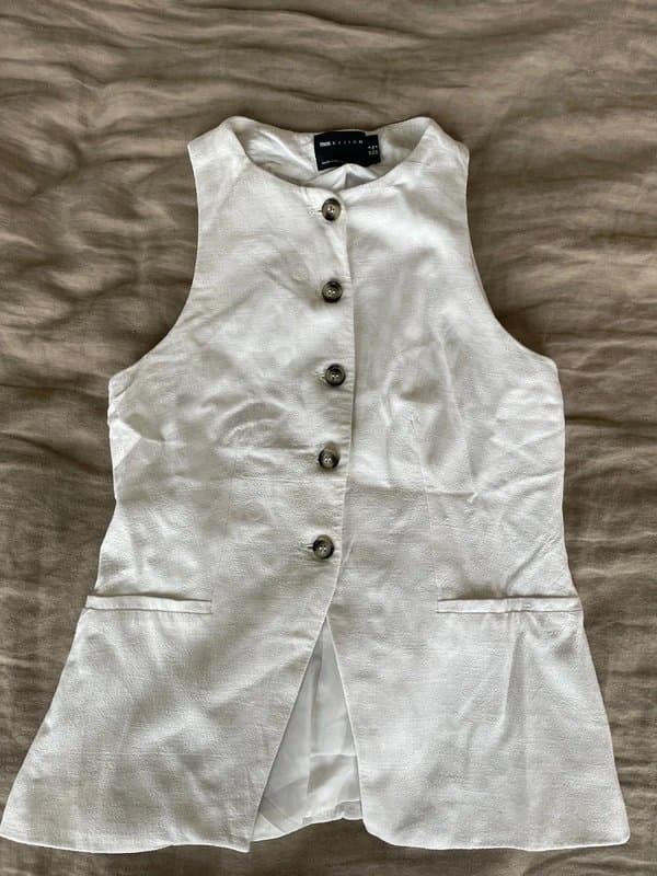 ASOS ASOS design uk 8 waistcoat white linen style RRp £35