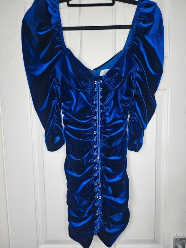 Oh Polly Oh Polly "Fake News" blue velvet puff sleeve mini dress. Size 6.