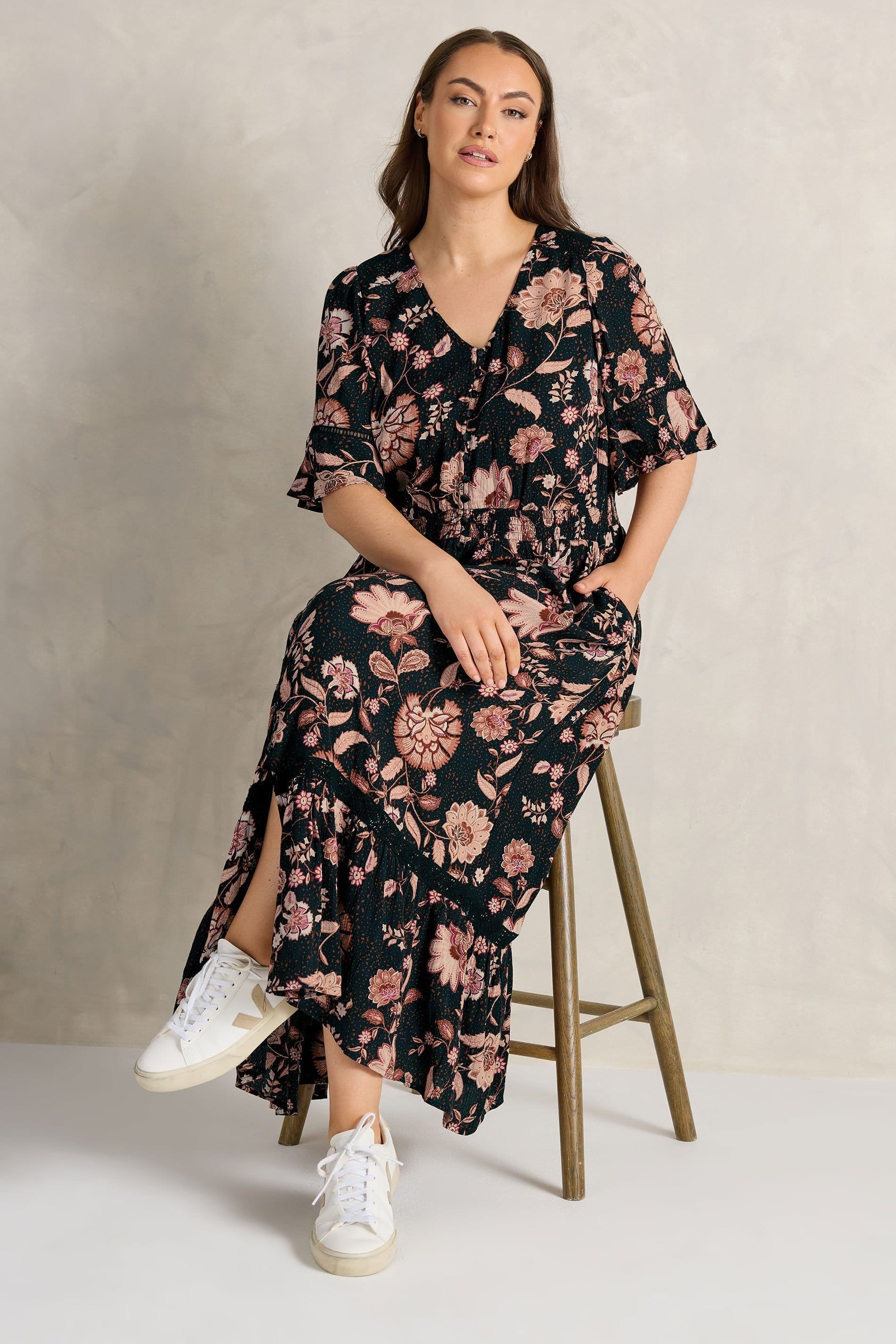 Evans Evans Women's Floral Button Through Maxi Dress in Black - 4