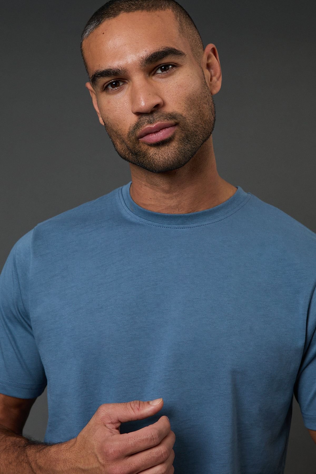 Burton Burton Men's Blue Plain Crew Neck T-Shirt - 4