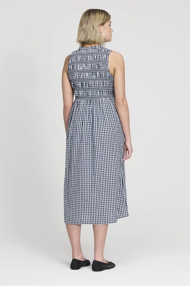 Finery London Finery London Women's Petite Hadlee Gingham Shirred Midi Dress in Black - 3