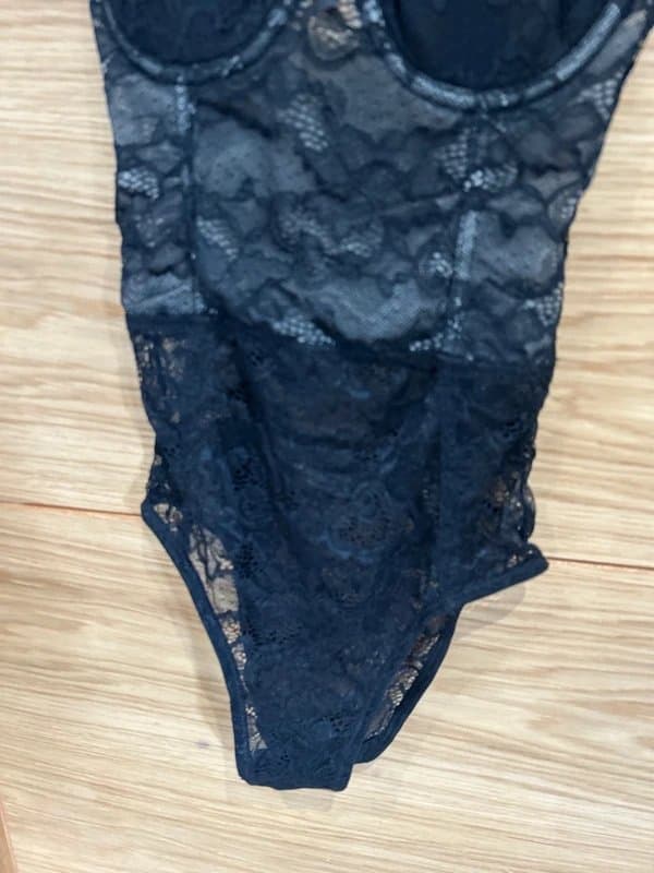 ASOS ASOS Anastasia underwired half cup lace bodysuit size 30B Cup.   K18