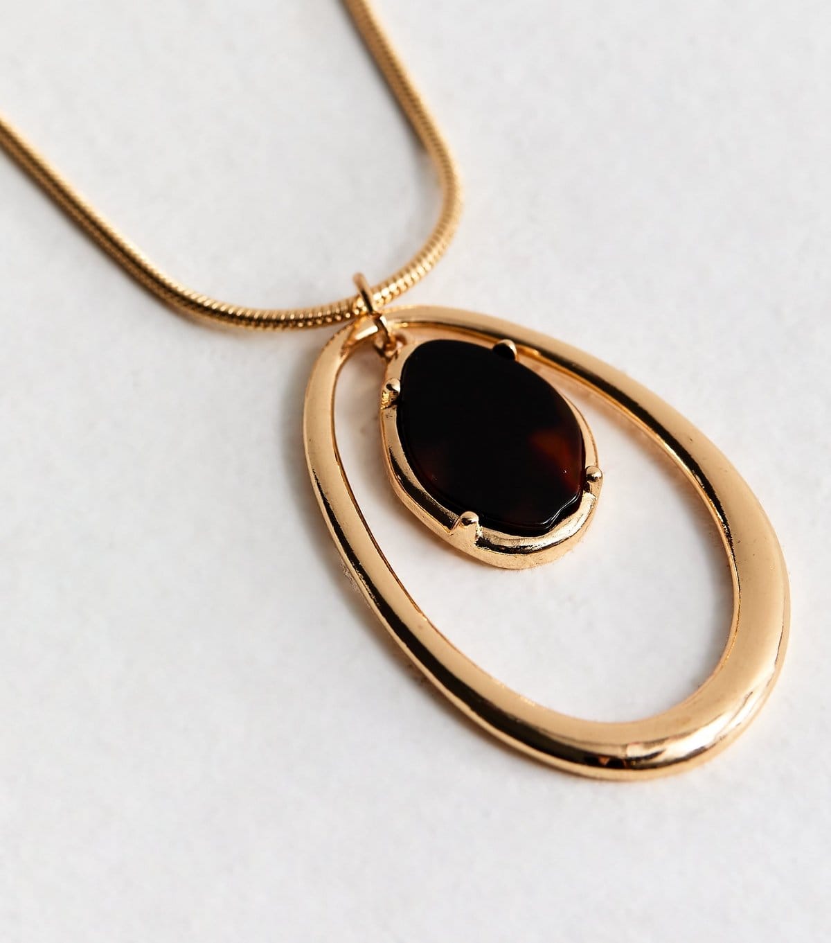 New Look Gold Tone Long Oval Resin Pendant Necklace New Look - 4