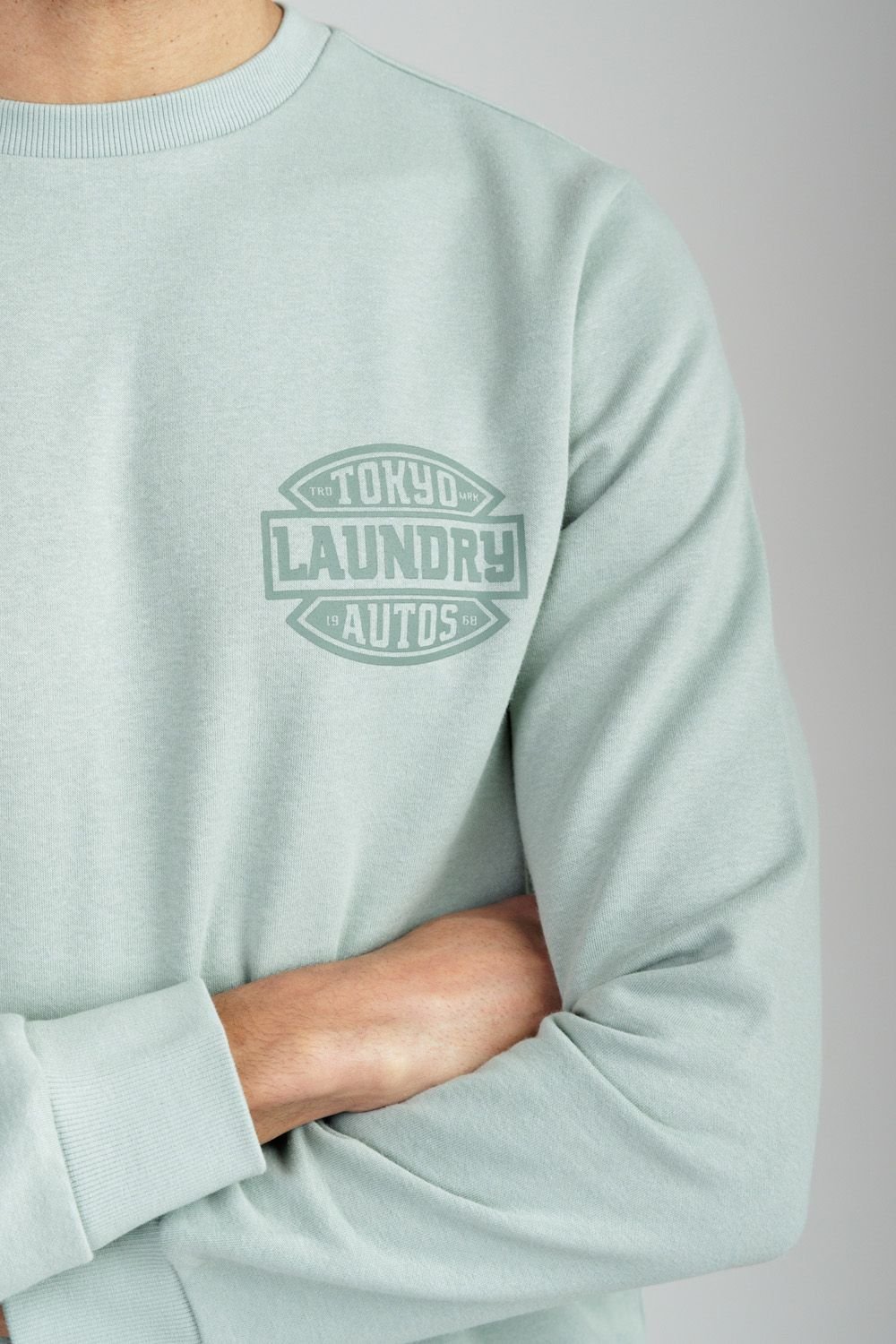 Tokyo Laundry Tokyo Laundry Men's Printed Brushed Back Fleece Crew Neck Sweatshirt in Green - 4