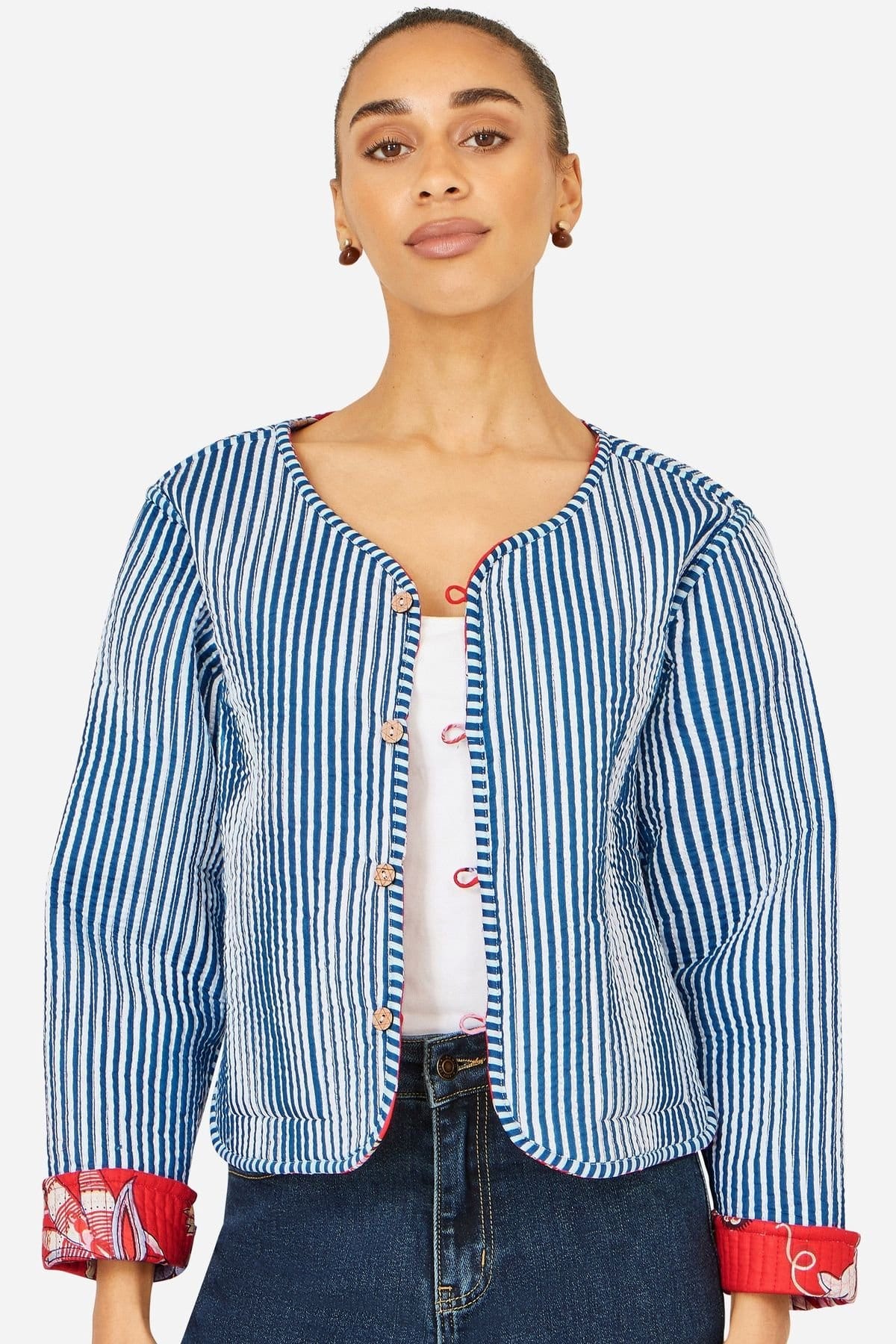 Yumi Yumi Women's Red Boho Print Cotton Reversible Quilted Jacket in Scarlet - 4