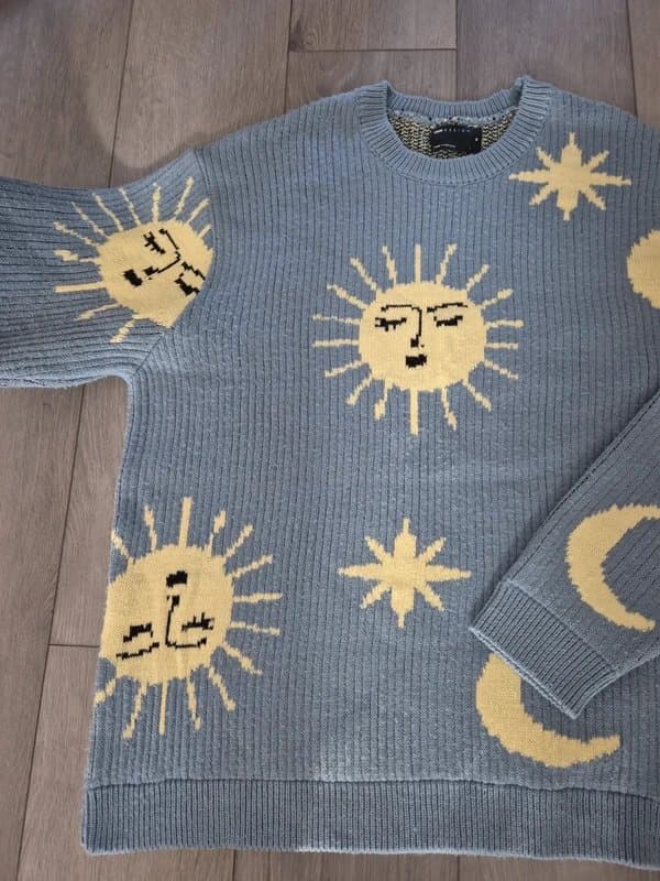 ASOS Design ASOS Design Celestial Sun & Moon Knit Jumper – Blue – Size Medium