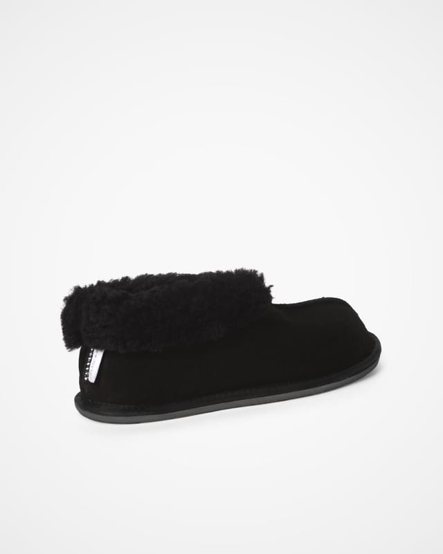 Celtic & Co Celtic & Co Men's British Shearling Bootee Slippers in Jet Black - 2
