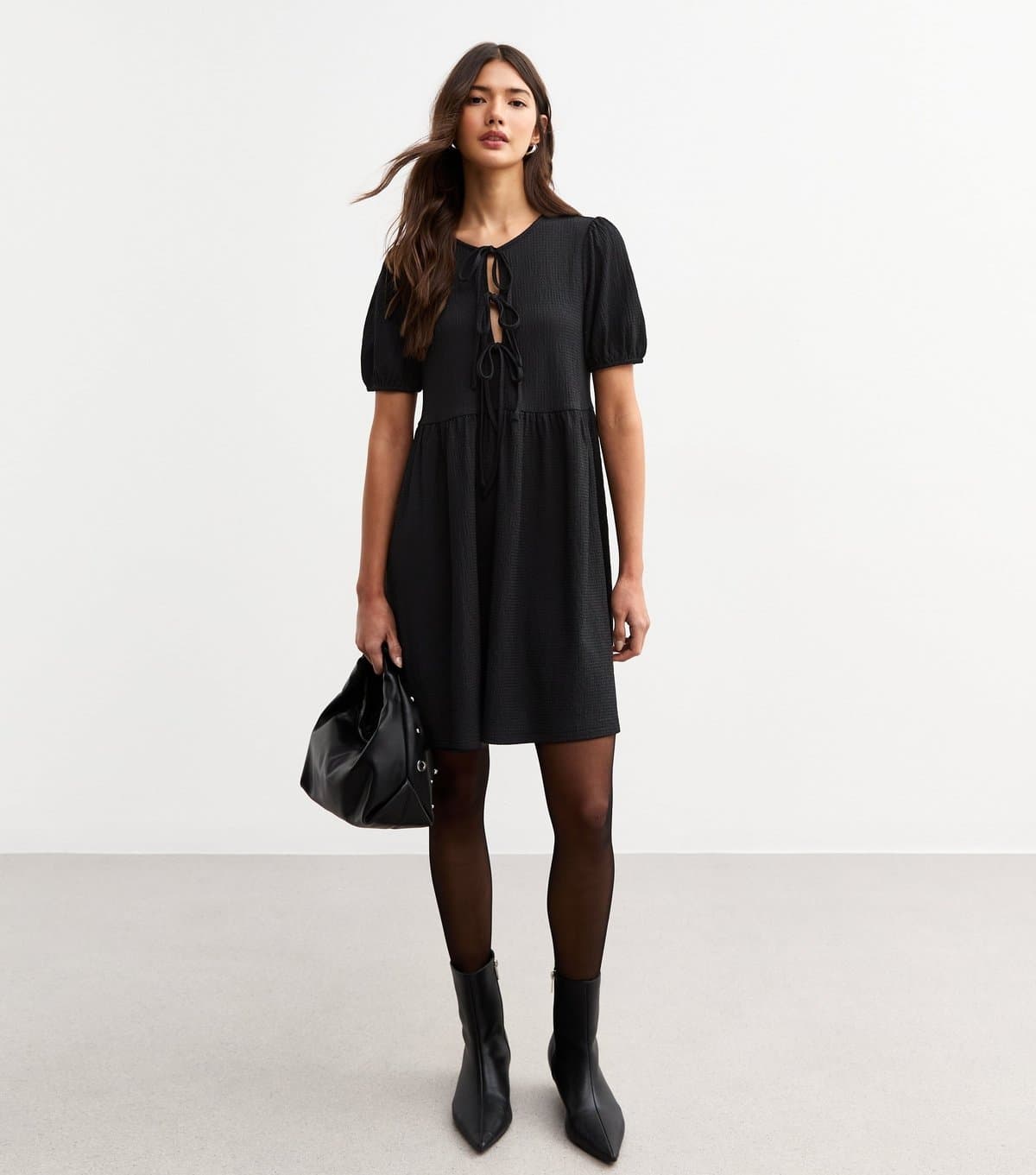 New Look Women's Black Crinkled Texture Tie Front Mini Dress New Look