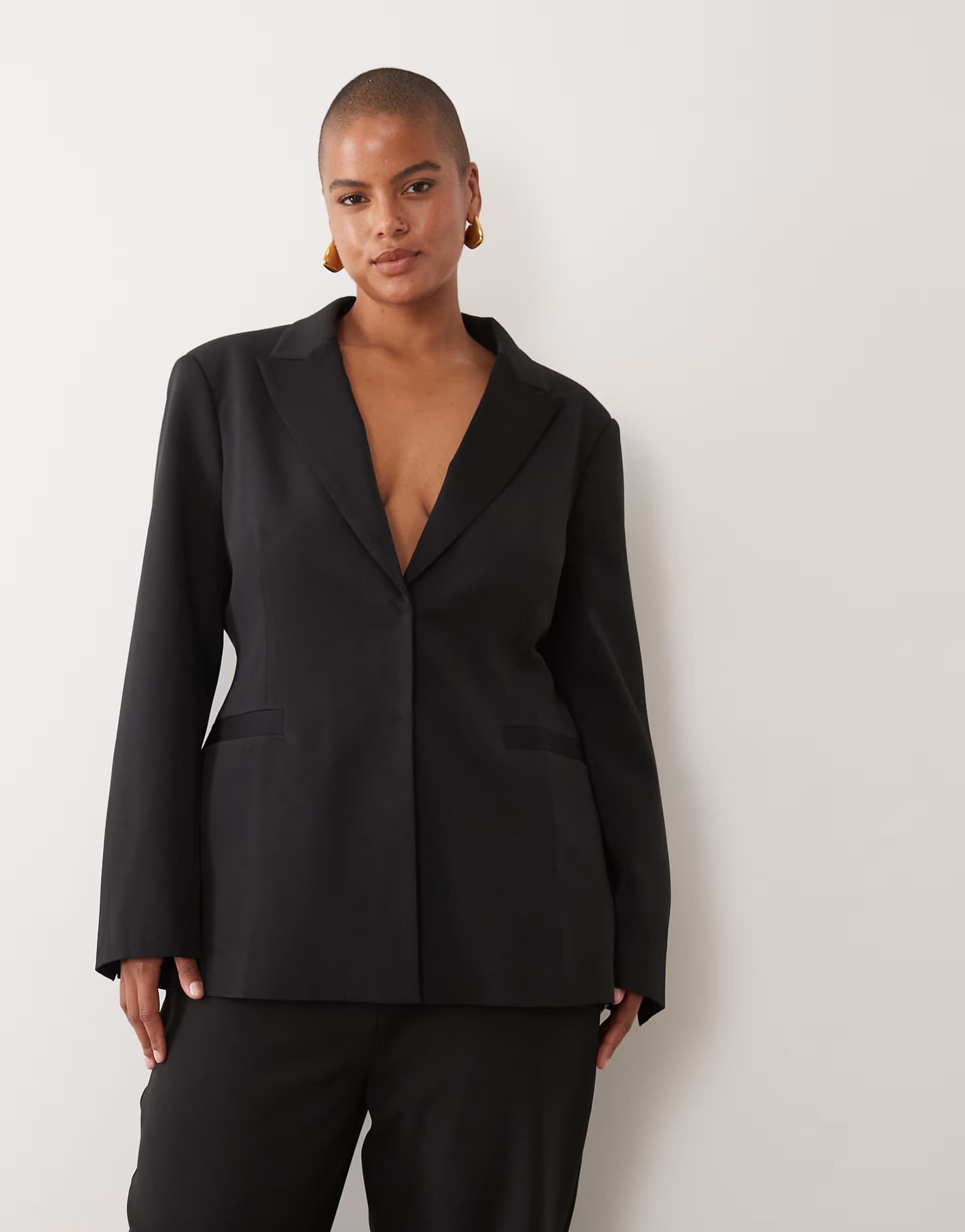 ASOS ASOS DESIGN Curve Tailored moulded hip tux blazer in black