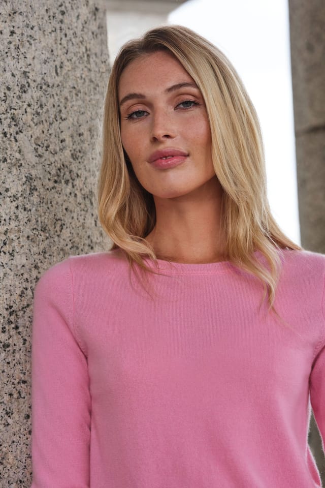 Pure Collection Pure Collection Women's Cashmere Crew Neck Sweater in Bright Pink - 2
