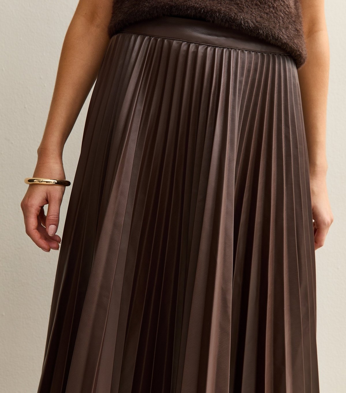 New Look Women's Dark Brown Faux Leather Pleated Midi Skirt New Look - 2