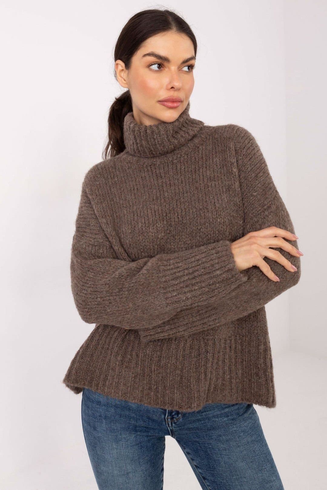 Love Lace Love Lace Women's Thick Knit Turtleneck Sweater for Cool Days in Brown