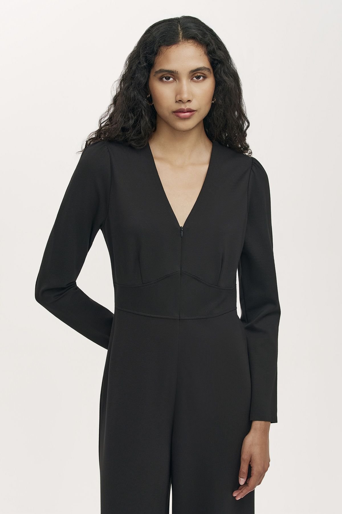 Finery London Finery London Women's Melly Ponte Jersey V Neck Jumpsuit in Black - 4