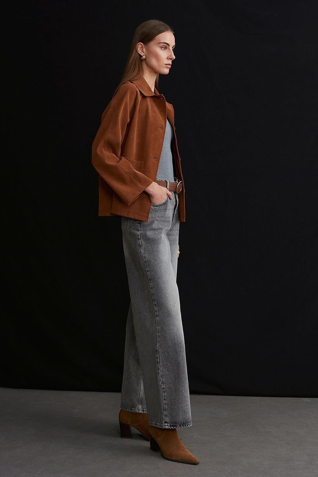 Dilvin Dilvin Women's Suede Button Jacket in Camel