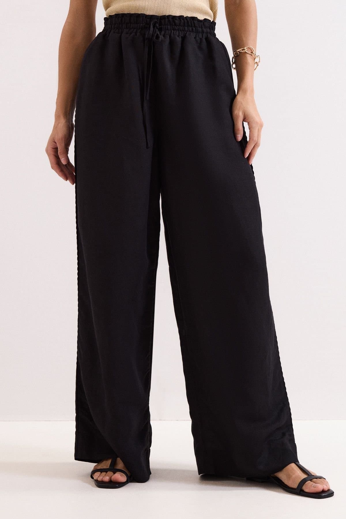 Phase Eight Phase Eight Women's Rowan Linen Trousers in Black