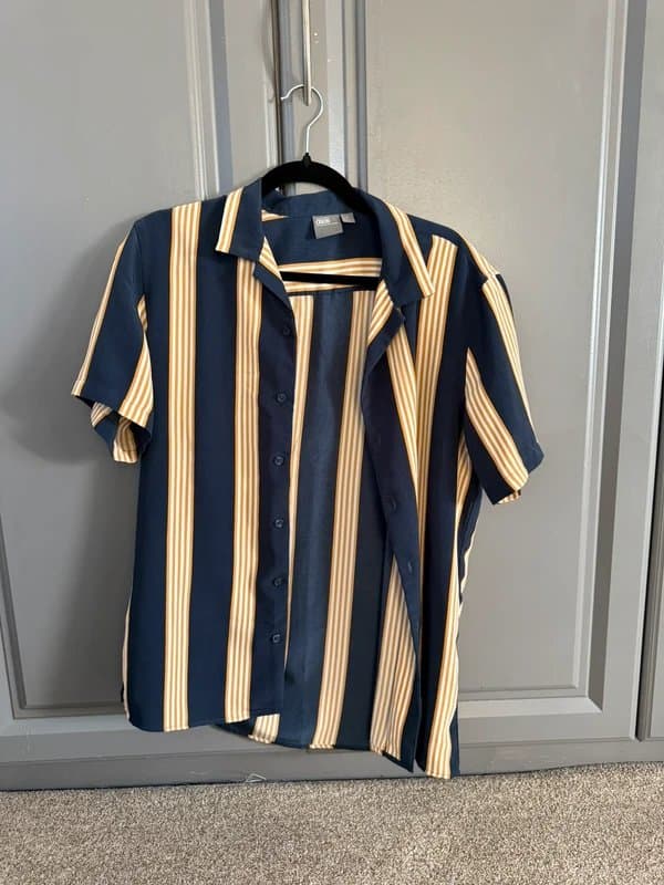 ASOS Men’s ASOS medium stripe casual shirt