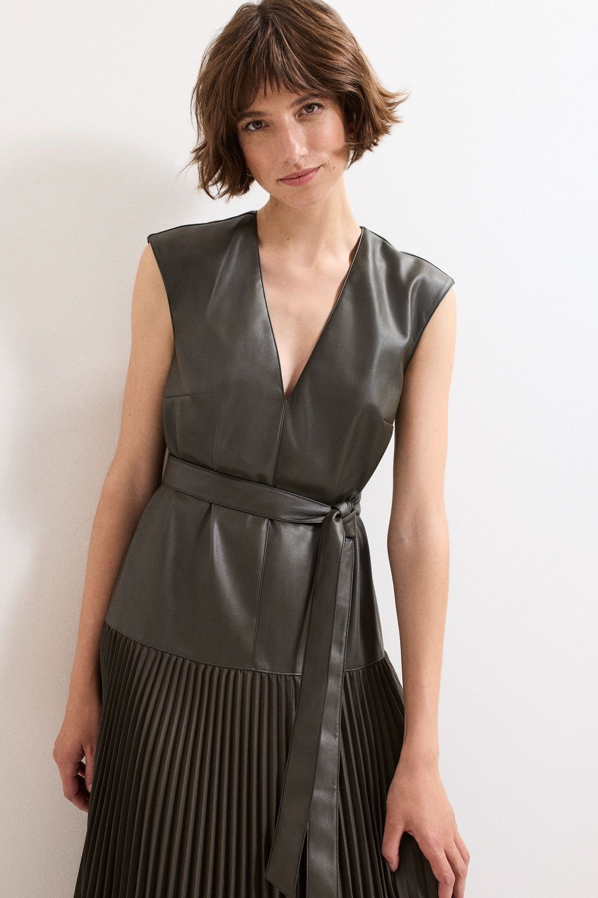 Phase Eight Phase Eight Women's Aria Dropped Waist Pleat Skirt Dress in Dark Olive - 3