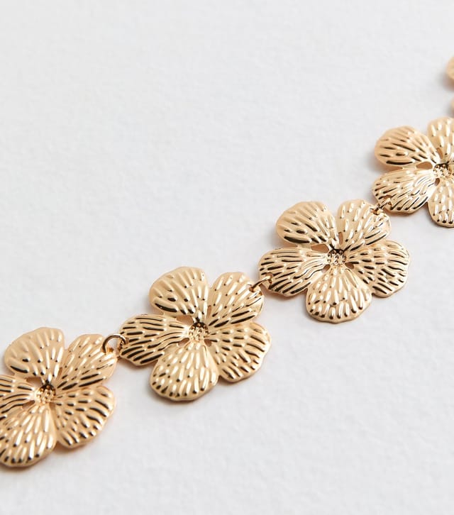 New Look Gold Tone Textured Flower Chain Belt New Look - 3