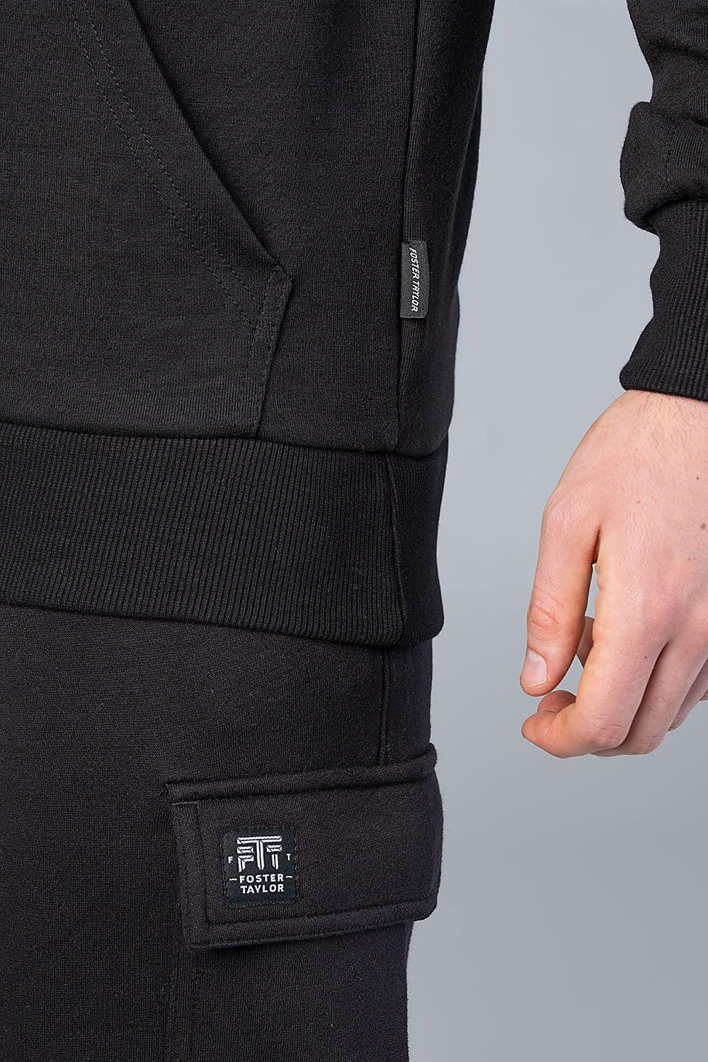 Foster Taylor Foster Taylor Men's Cargo Cuffed Joggers in Black - 3