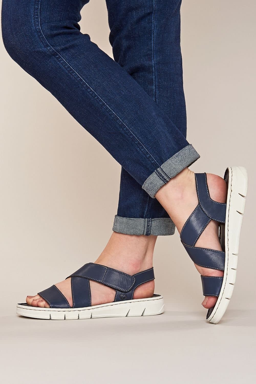 Moshulu Moshulu Women's 'Whitby' Leather Cross-Over Sandals In Indigo