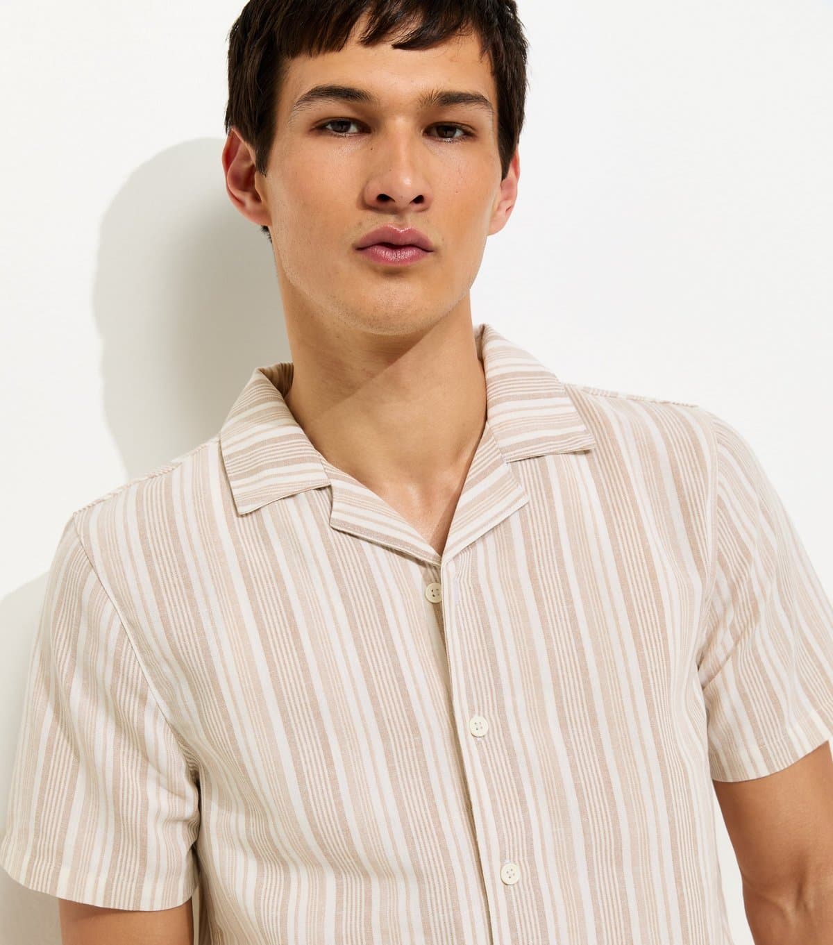 New Look Men's Cream Short Sleeve Stripe Regular Longline Shirt New Look