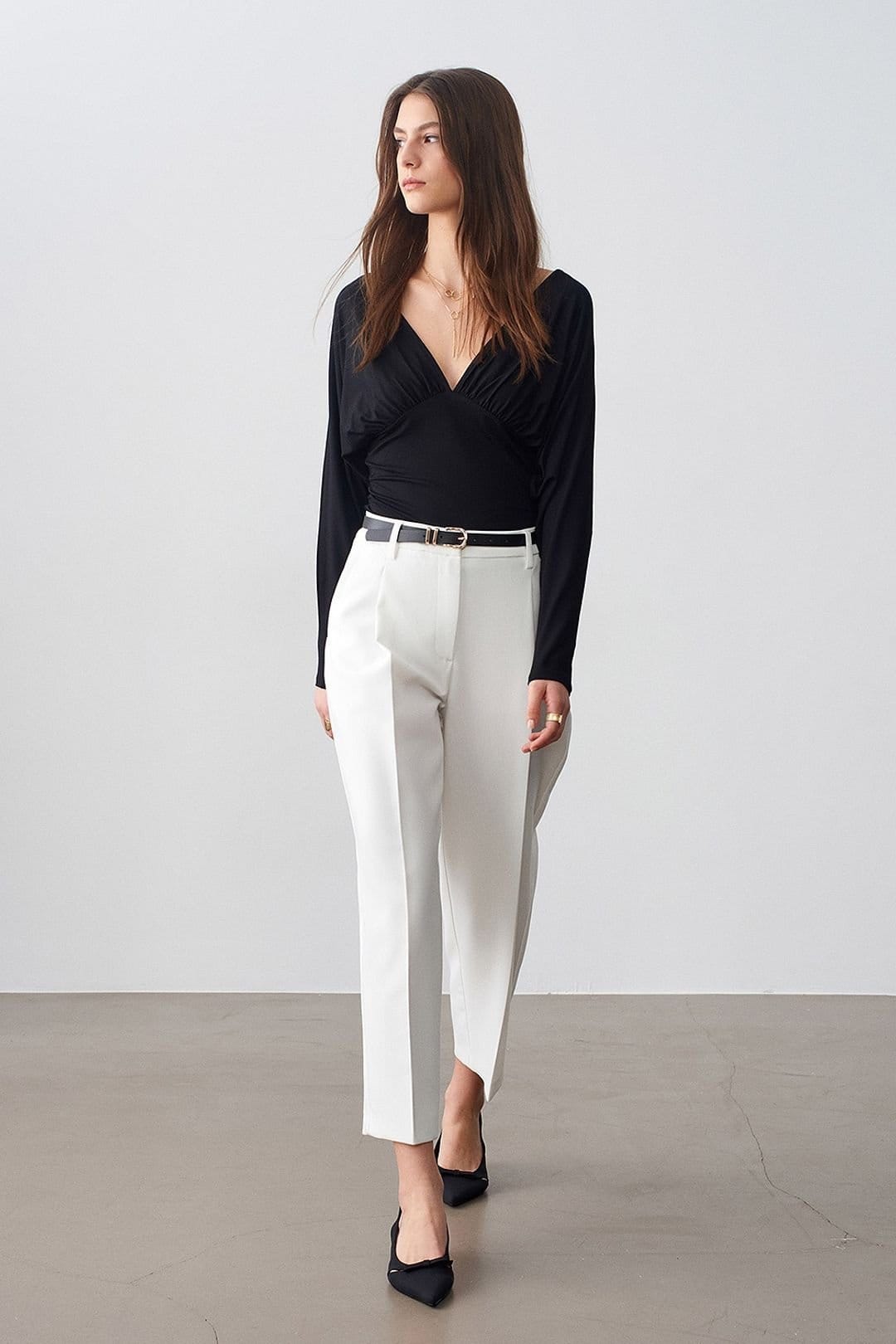 Dilvin Off-White Pleated Tailored Trousers