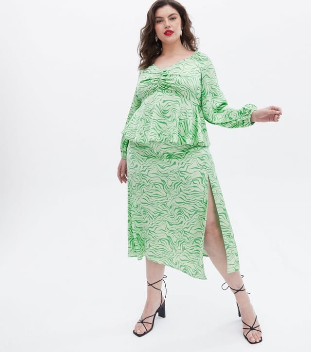 New Look Women's Plus Size Green Zebra Print Satin Peplum Top Curves New Look - 2