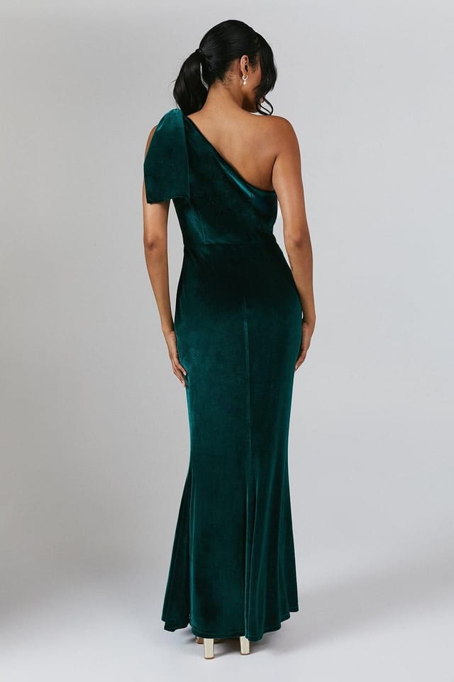 Coast Coast Women's Bow One Shoulder Velvet Bridesmaid Maxi Dress in Emerald - 3