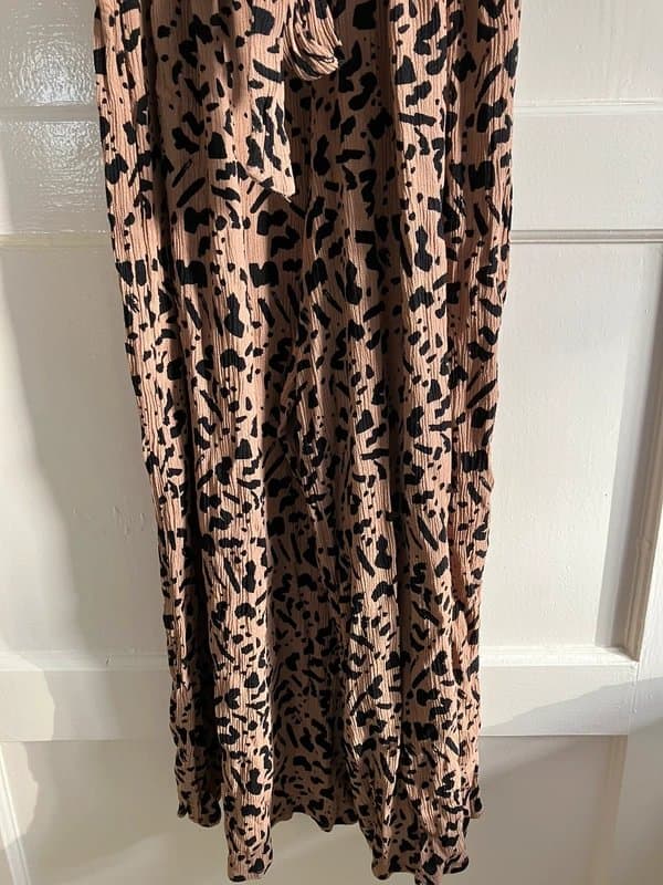 New Look New Look Tan Squiggly Leopard Print Jumpsuit (14)