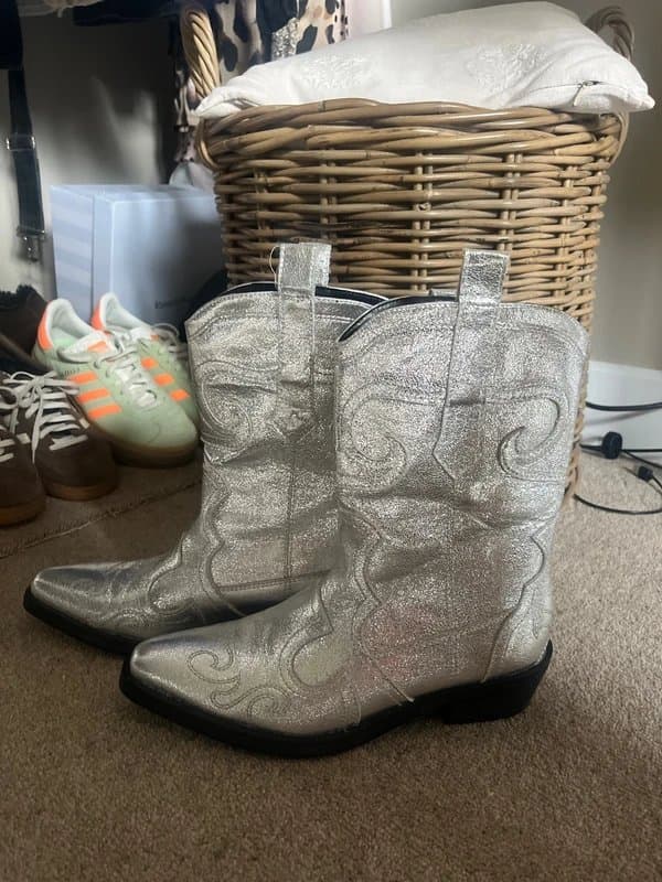 New Look Cowboy boots size 6