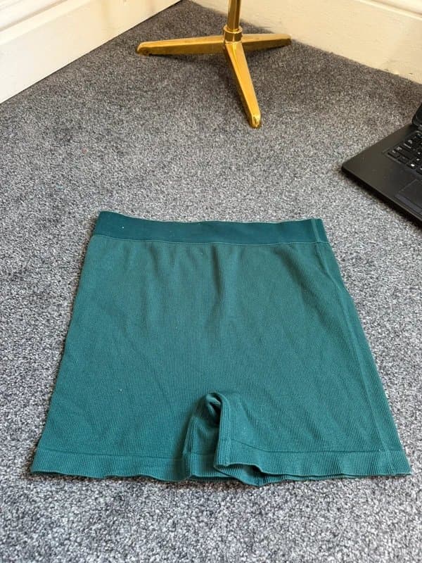 Primark Dark Green Ribbed Cycling Shorts-Uk 14/16