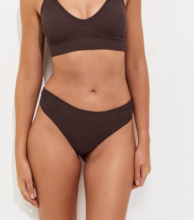 New Look Women's Brown Seamless Ribbed Thong New Look - 2